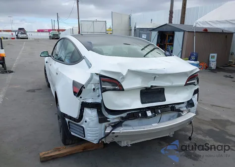 2022 Tesla Model 3 Rear-Wheel Drive из США, поврежденный, VIN 5YJ3E1EA8NF245112